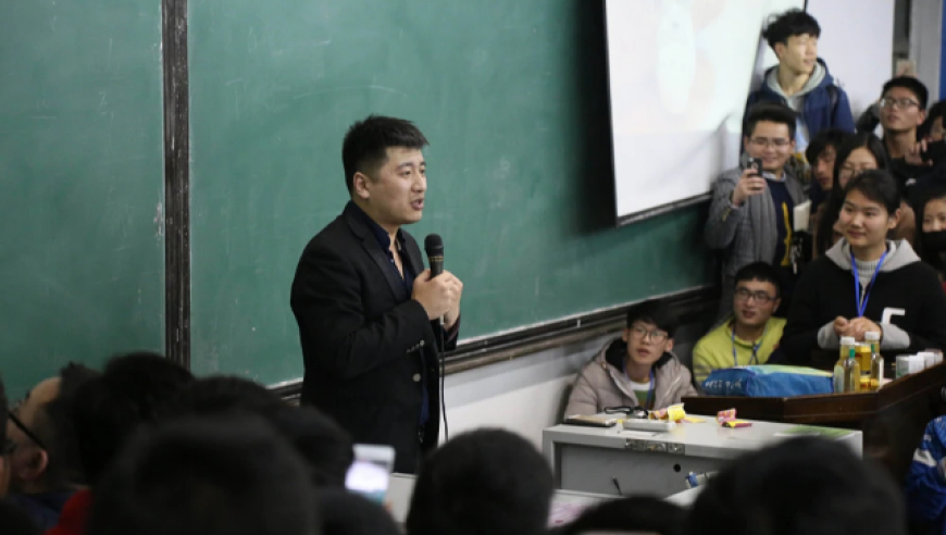 澳门三肖三码免费公开,王毅向俄罗斯无名烈士墓敬献花圈,动态词语解释落实_入门版V6.80